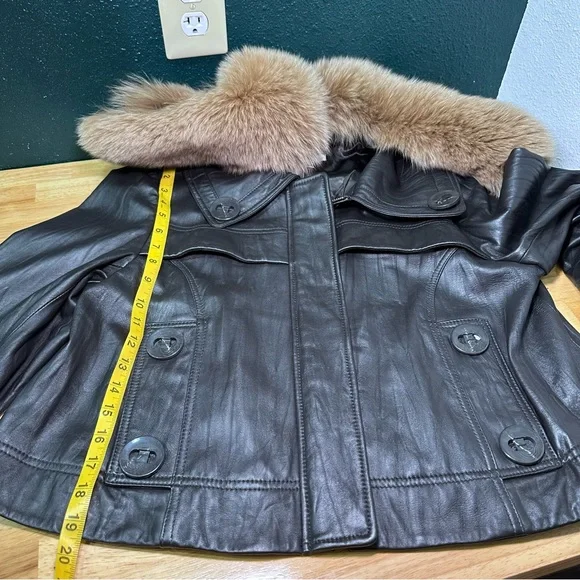 Genuine Brown Leather Jacket with Fox Fur Collar by Peter Nygard, Size Large - Picture 15 of 16